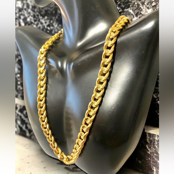 ***SOLD*** Italy 14k Gold 8mm Curb Link 16” Chain Necklace GORGEOUS! - Picture 8 of 12